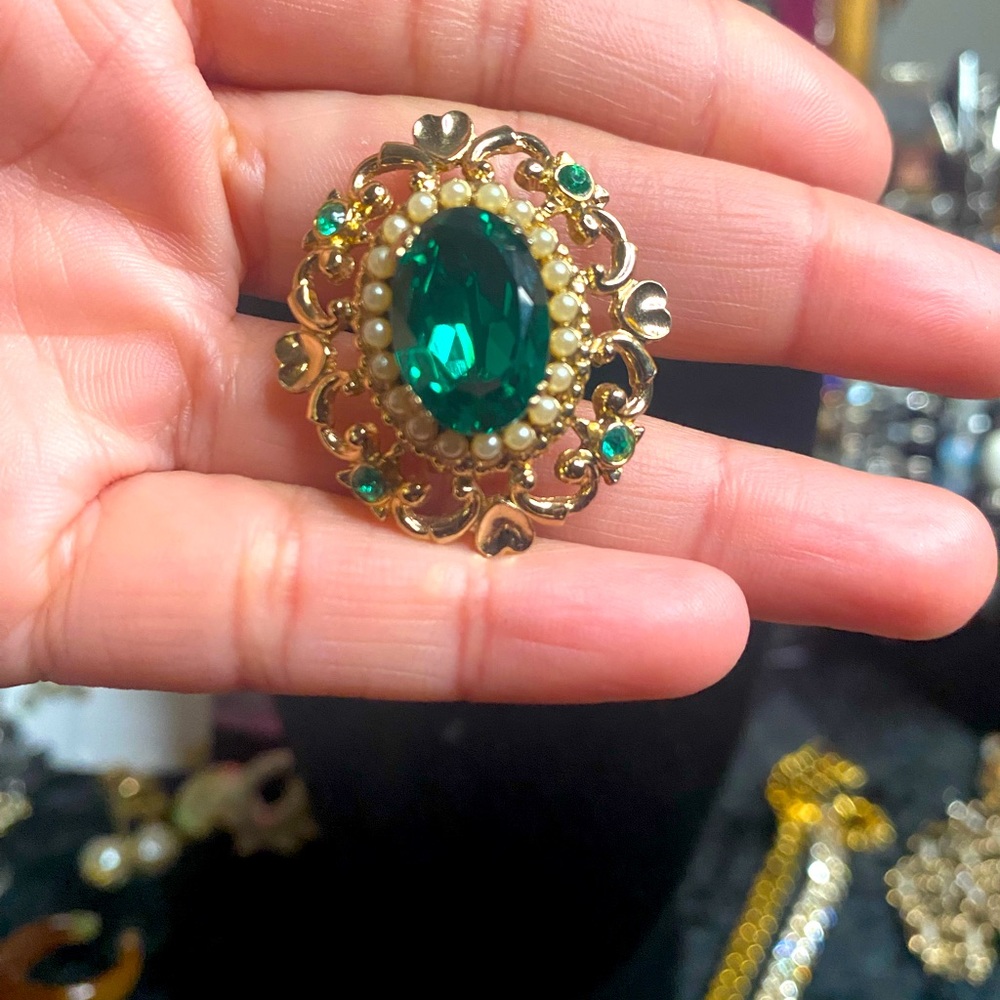 Vintage Signed Coro ornate filegree gold tone Emerald green brooch sold!